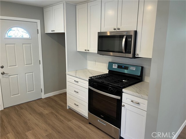 Building Photo - 9335 Chimney Rock Ln