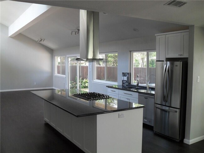 Building Photo - 4804 Greystone Dr