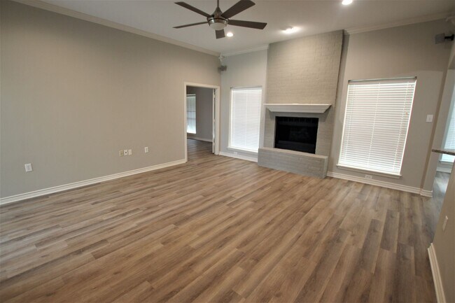Building Photo - Coming Soon! - Beautiful 3 Bedroom, 2 Bath Home in Tyler! Gated Community!
