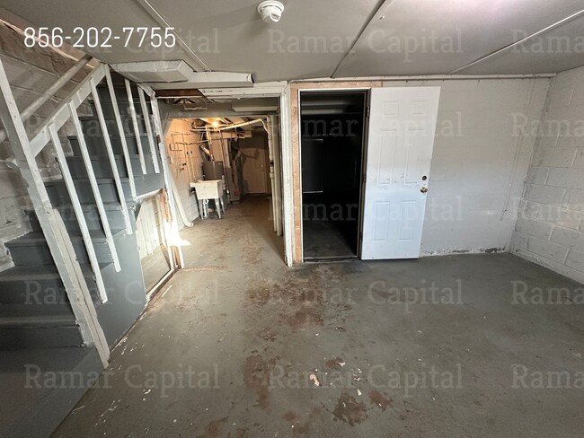 Building Photo - East Camden Spacious 3 bedroom Home - Show...