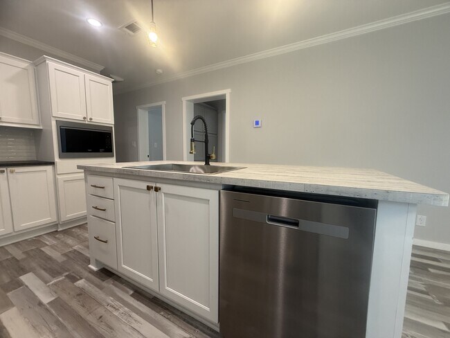 Building Photo - 5657 Camelford Ct