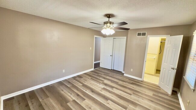 Building Photo - 2563 Hacks Cross Rd