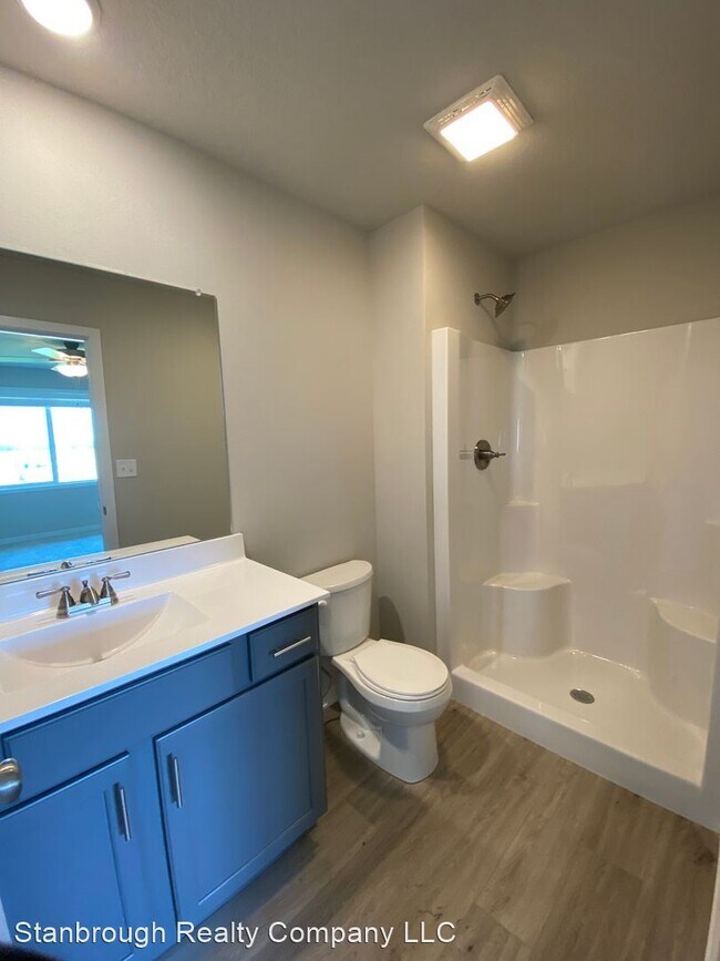 Building Photo - 3 br, 2 bath House - 921 Knoll Drive