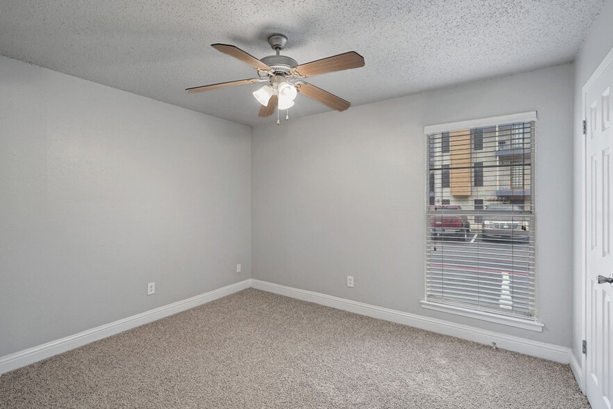 Hadley at Bellmar 10640 Steppington Dr Dallas TX 75230 Apartment Finder