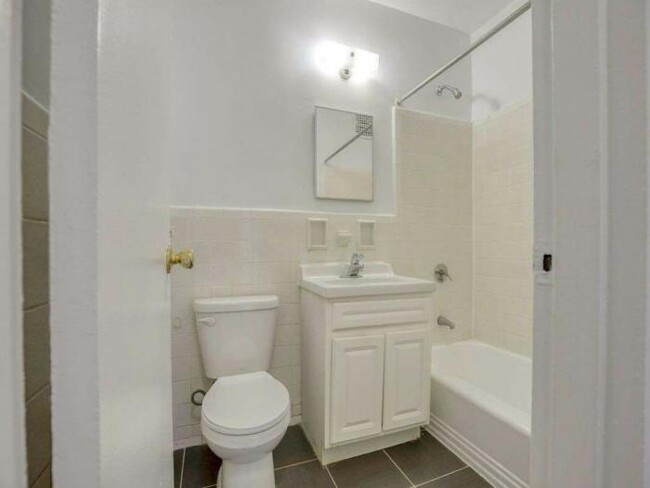 Building Photo - 1 bedroom in BRONX NY 10463