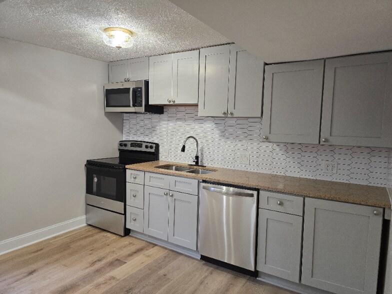 Building Photo - 11714 Balsamwood Dr