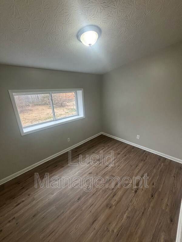 Building Photo - 1423 Lillian Ave