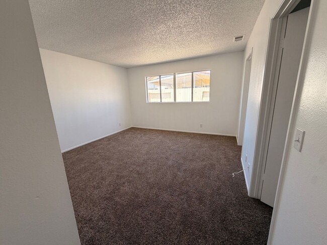 Building Photo - 1001 Frank Ln