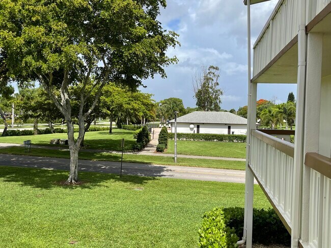 Building Photo - 27 Mansfield A