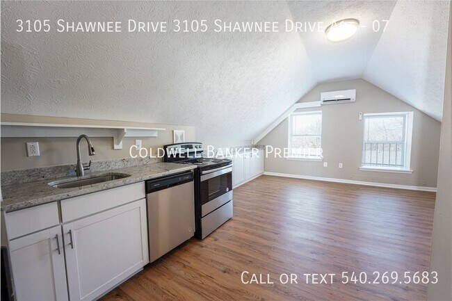 Building Photo - 3105 Shawnee Dr