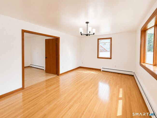 Building Photo - 98 Hartley Dr
