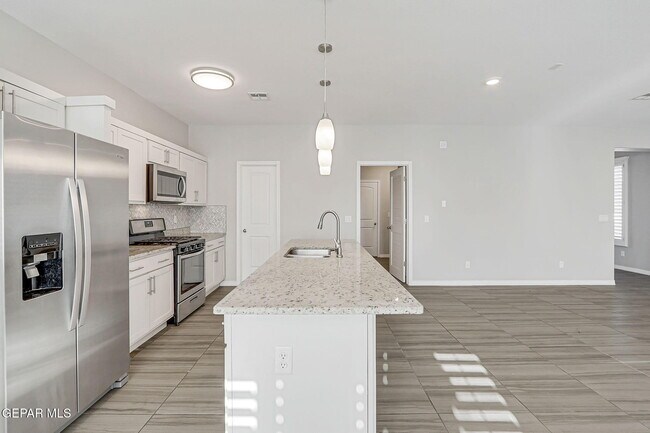 Building Photo - 261 Emerald Sun Dr