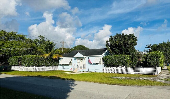 Primary Photo - 3927 SW 64th Ave