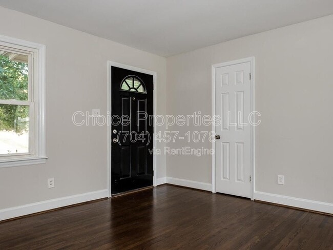 Building Photo - 6827 Woodstream Dr