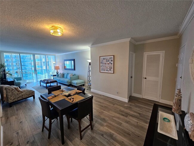 Building Photo - 2501 S Ocean Dr