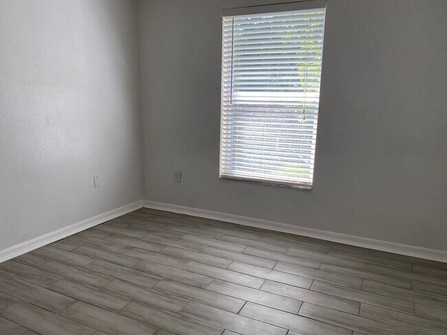 Building Photo - 3 Bedroom 2.5 Bath In Alafaya Woods