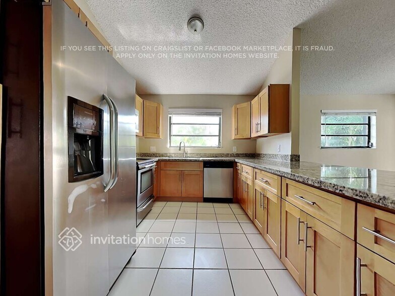 Building Photo - 8600 SW 140th Terrace