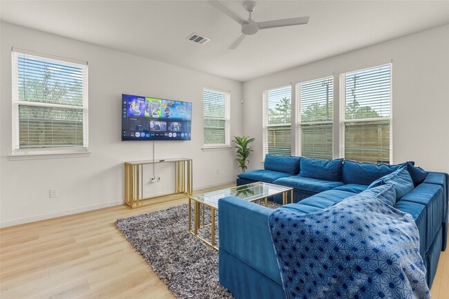 Building Photo - 1275 Oakmont Bnd Dr