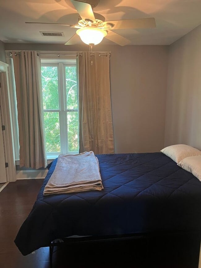 Building Photo - Available now. Beautiful, FURNISHED 2 BR/2...