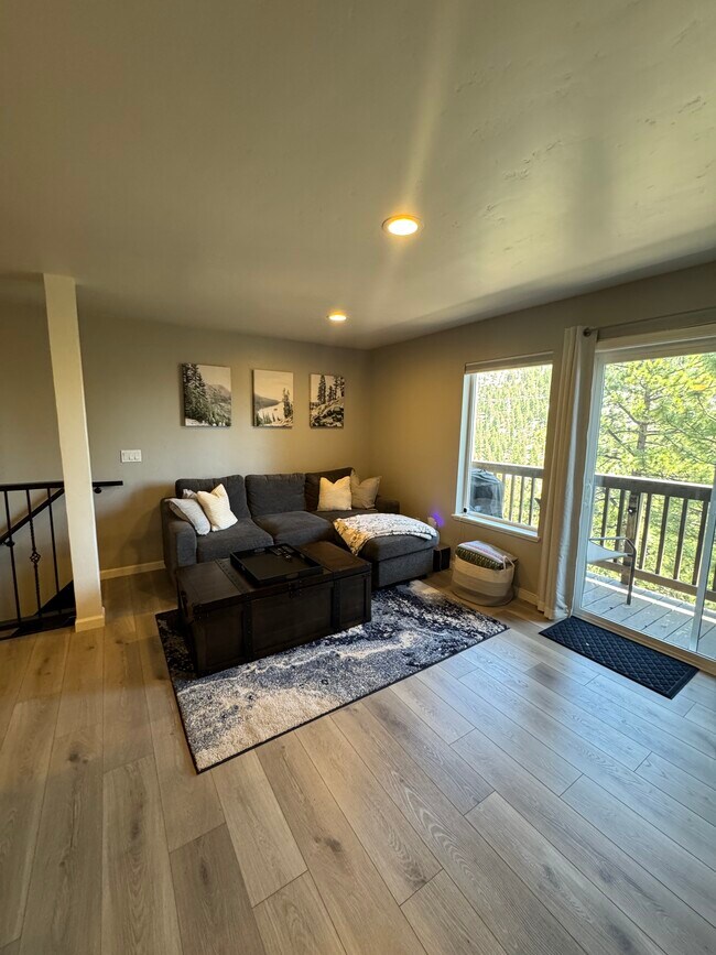 Building Photo - 115 Tramway Dr