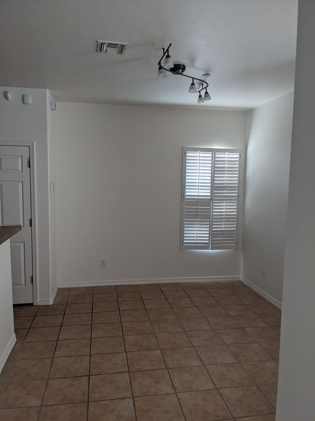 Building Photo - 4 Bedroom and 2.5 Bath Rental