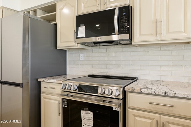 Building Photo - 1132 W Laguna Azul Ave