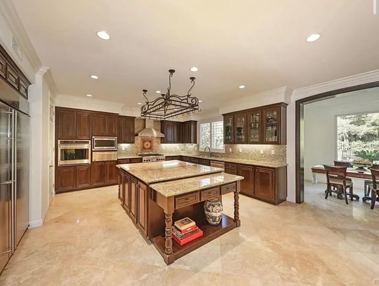 Building Photo - 2531 Costero Magestuoso