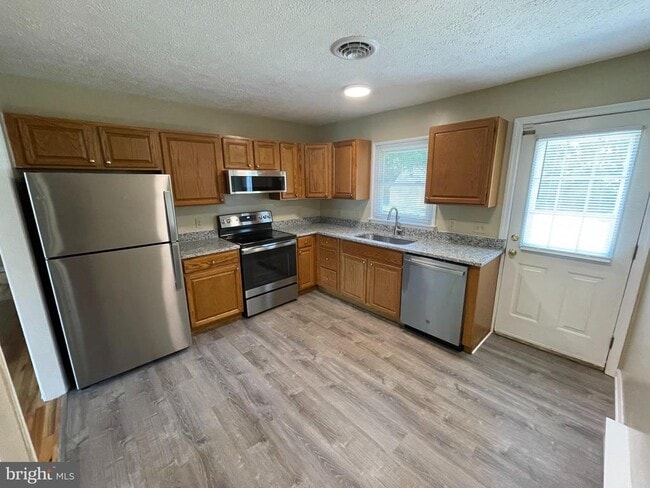 Building Photo - 121 Longstreet Ave