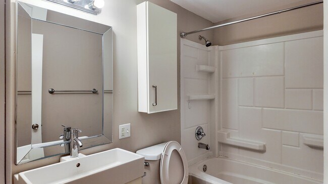 Building Photo - Charming 3BR Home with Massive Fenced in Yard