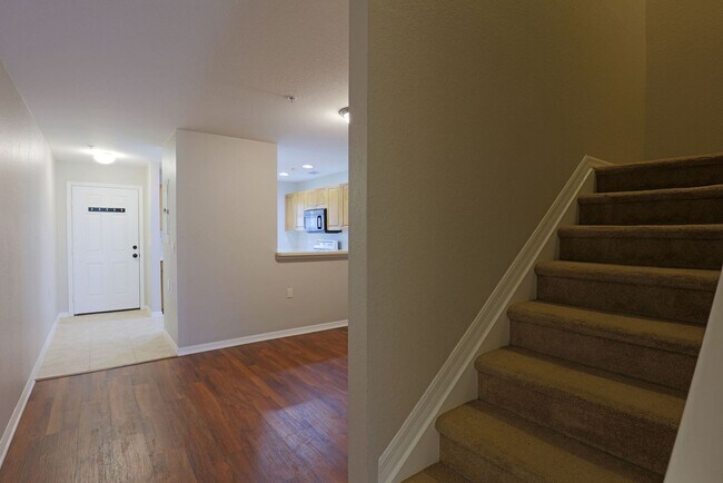 Building Photo - Villages of Stoneybrook 12000-1403