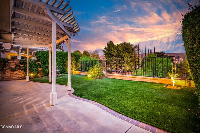 Building Photo - 3044 Ferncrest Pl