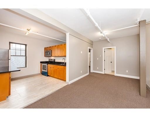 Building Photo - 100 Sagamore St