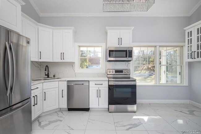 Building Photo - 60 Fir Dr