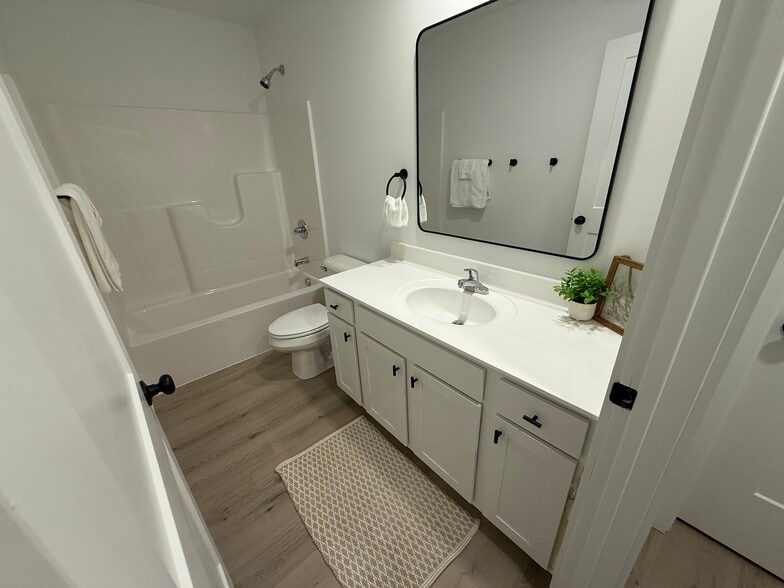 Building Photo - 4815 Cornell St