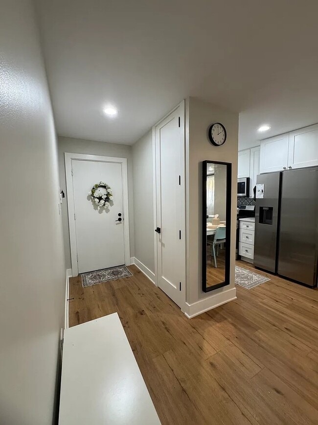 Building Photo - 7840 W North Ave