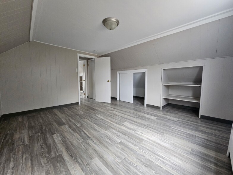 Building Photo - 1162 Main Ave