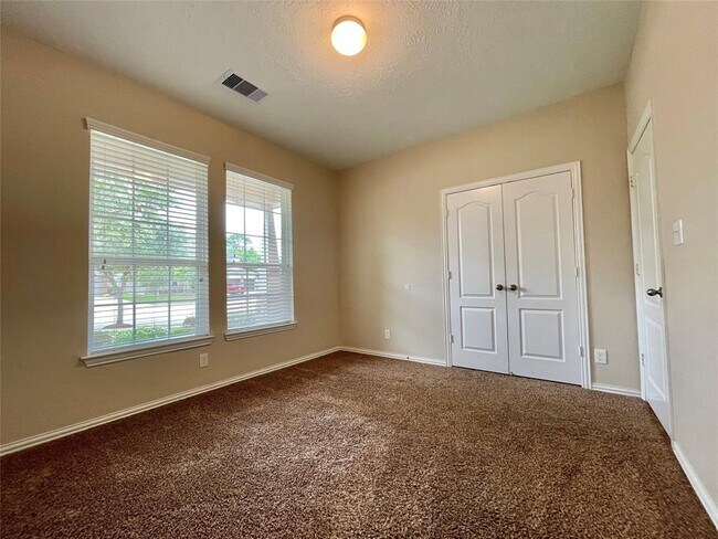 Building Photo - 107 Long Meadow Ct