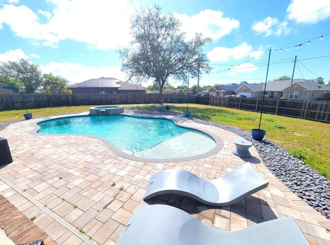 Building Photo - 8501 Holley Hills Cir