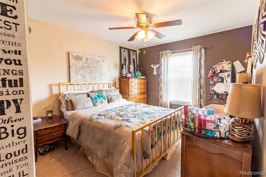 Building Photo - 24483 Bashian Dr