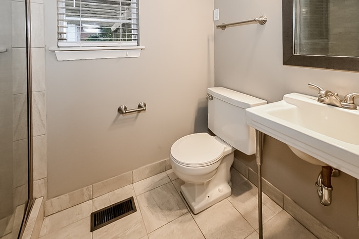 Building Photo - 808 Ridgecrest Dr