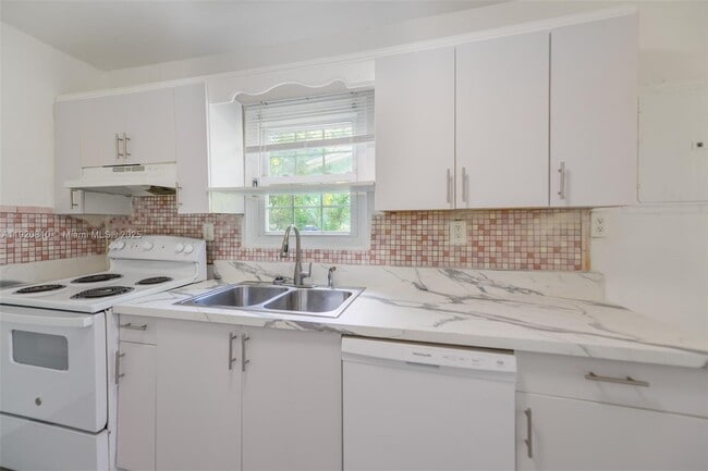 Building Photo - 1250 NW 43rd St