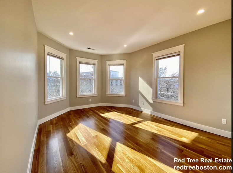 Building Photo - 167 Hampshire St