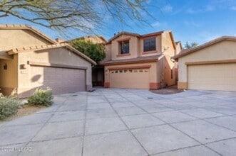 Building Photo - Beautiful home in gated community