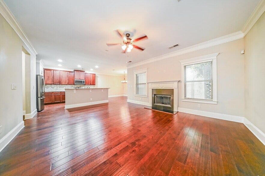 Building Photo - 129 Covington Terrace