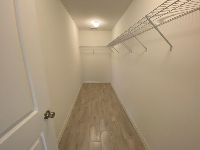 Building Photo - 1132 Papaya Cir