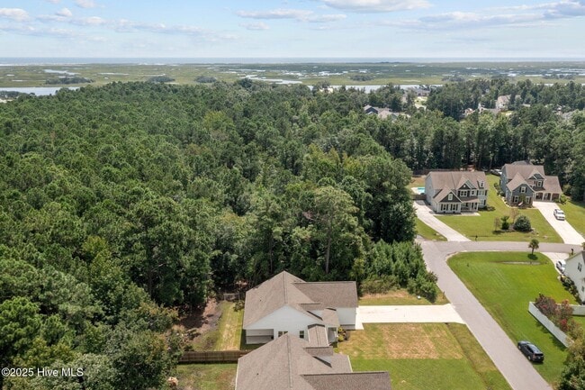 Building Photo - 1303 Dan Owen Dr
