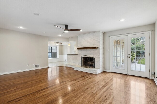 Building Photo - 9611 Meadowhill Dr