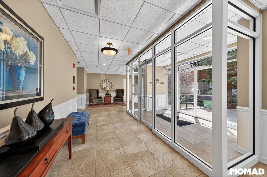 Building Photo - 787 Graceland Ave