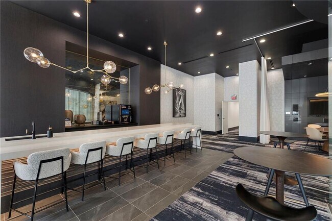 Building Photo - 3324 Peachtree Rd NE