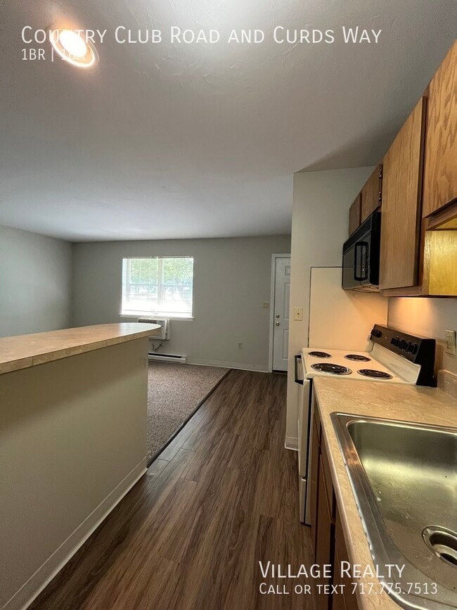 Building Photo - 631 Country Club Rd